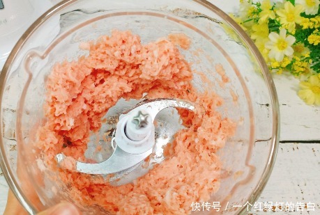 便可|自制馄饨时,掌握1点小技巧,馄饨皮薄馅大,馅香皮软还爽滑