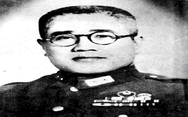 有何|国军的职务军衔与正式军衔有何区别，为何兵团司令的军衔只是上校