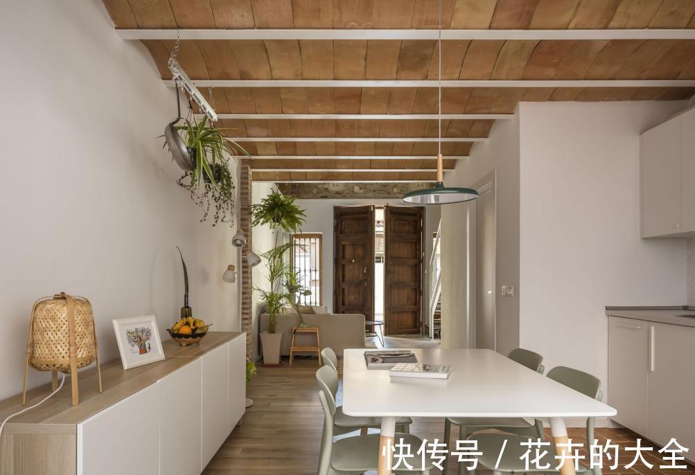 农家小院|改造69㎡瓦房,搭建楼板变2层“别墅”,后院一捯饬别有一番风景