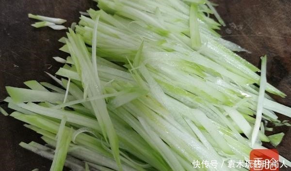 它既是水果又是蔬菜，含钙量是黄瓜的3倍，补钙又提高智力别错过