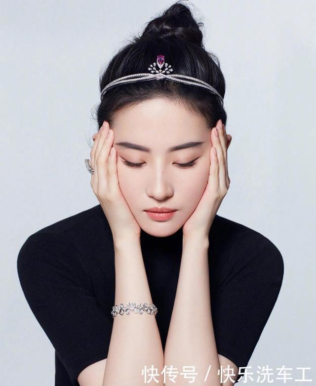 开扇型双眼皮的优点有哪些适合你的脸型吗