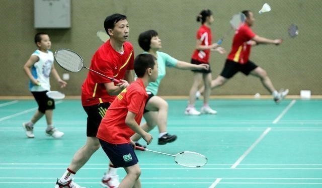 反思|“学霸”孩子大多都有4个特征,偶尔贪玩也不要紧,你家娃占几条