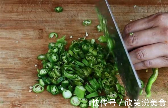 蒸包子,记住不要直接上锅蒸,诀窍全教你,包子松软好吃,不回缩