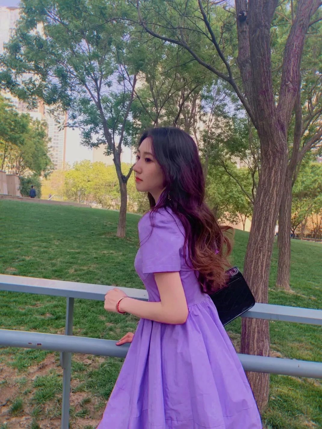 回村的诱惑|拜拜牛油果绿!今夏超火流行色时髦又高级,早穿早美