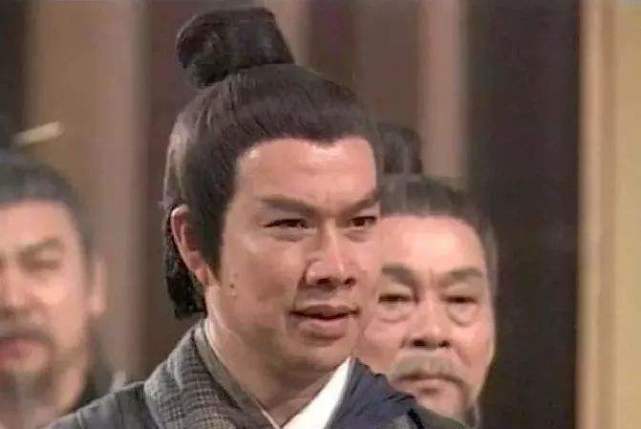 谢逊#倚天中,此人是阳顶天师傅,武功远胜张三丰,因为一女子遁入空门