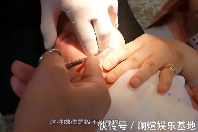 宝妈|奶奶给满月孙子剃光眉毛,一个月后悔不当初,宝妈:您回老家吧