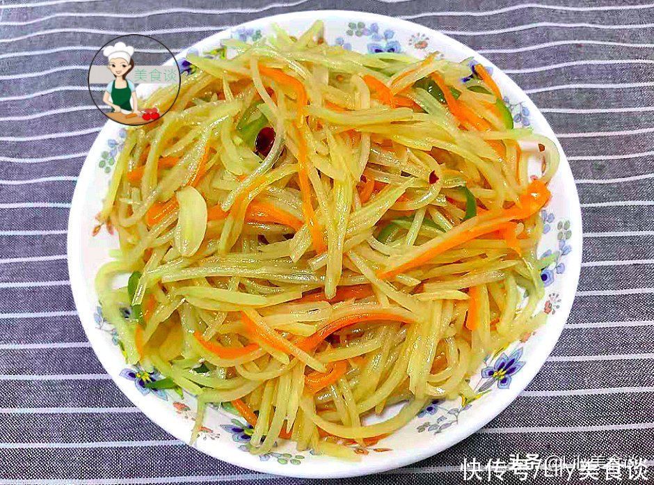 苹果|这菜人人吃得起，维C量比苹果高，切丝加料一炒，爽脆开胃，真香