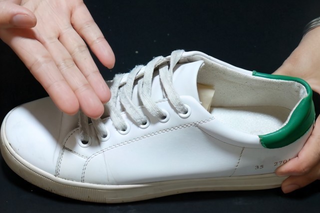 变废为宝|用剩下的肥皂头别扔了，放在塑料瓶里特别“值钱”，学会受用一生