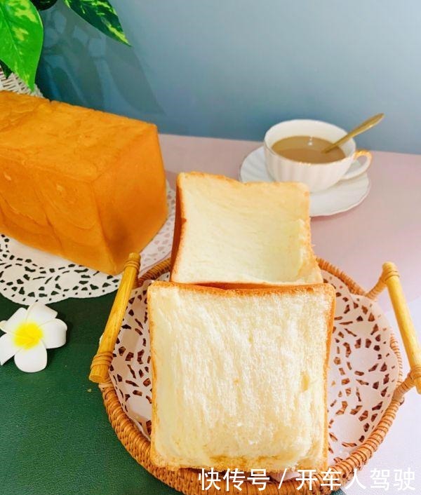 最详细的香甜的牛奶吐司的做法,再学不会我也没办法了!