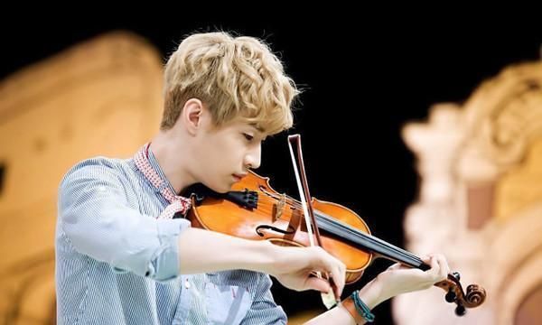 因没观众缘,被何炅黄磊踢出群聊,却在国外被万人追捧!