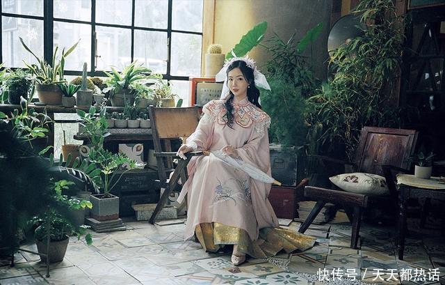 大小姐|小姐姐把汉服穿进了民国，大小姐气质备显，网友这也太美了吧