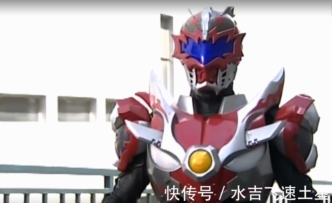 手办|网友用龙虾壳制作手办,不过这不是铠甲勇士,而是龙虾异能兽