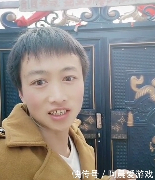 哥家门,村民情绪激动夺锤,朱之文助理发声