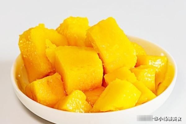 口感|夏天牛奶别再直接喝了，换个吃法，不蒸不烤，果味浓郁，口感Q弹