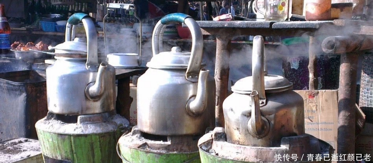 中国人|中国人为啥都爱喝热水？殊不知有这种功效，这是一种富态习惯！