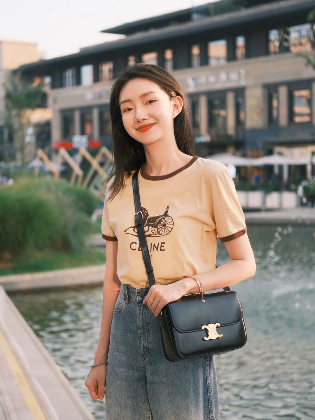 搭配|夏季,如何穿出气质女神范,针织衫搭配半身裙简约高级,清爽干练