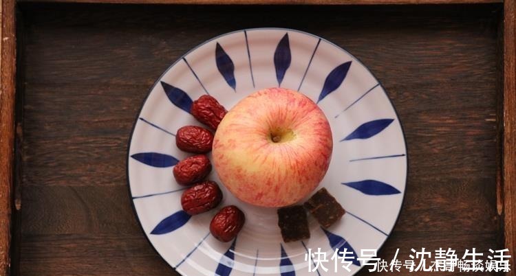 常吃|夏天要多吃苹果，教你1个简单做法，每周煮2回，怕胖的人要常吃