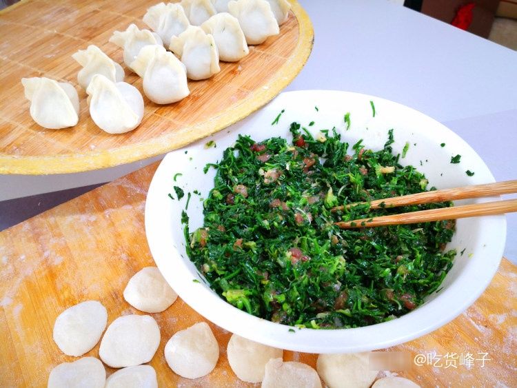 “小年”吃饺子，韭菜白菜靠边站，此菜营养高又鲜美，好吃好寓意