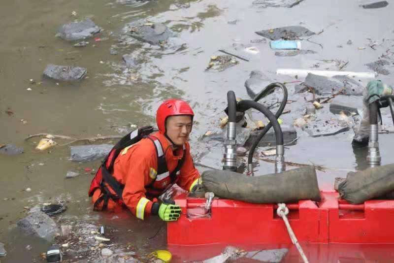 指战员们|安徽消防郑州前线转移遇险群众3373人