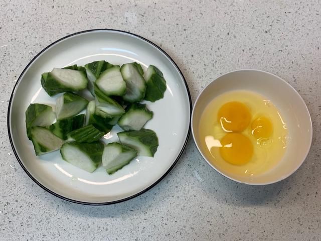 女人再忙也要多喝这碗汤，3块钱煮一锅，比喝骨头汤还爽！