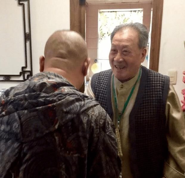 师爷|陶阳深更半夜出文追思师爷非常想您郭德纲曾因跪遗照拜师学艺惹异议