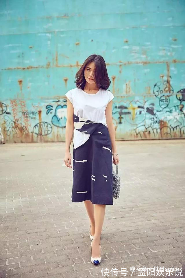 大长腿|美女搭配一双高跟凉鞋，非常的显高和气质，穿上之后可以提升气质