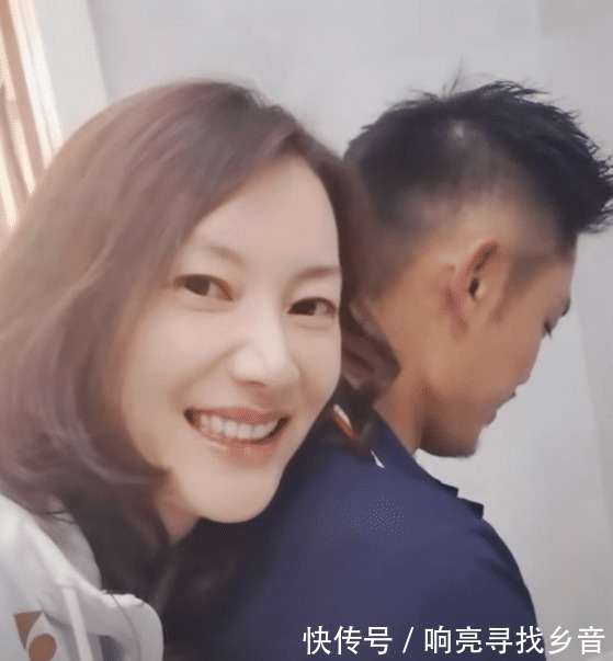 夫妻俩|谢杏芳透露林丹家庭地位,老公亲自干活洗碗,直呼自己就这个命