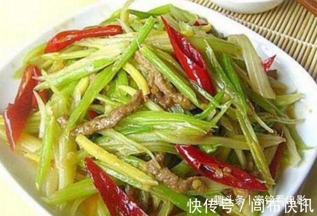 板栗鸡|美食推荐葱烤鲫鱼,泡椒牛肉,爆炒鱿鱼,板栗鸡的做法