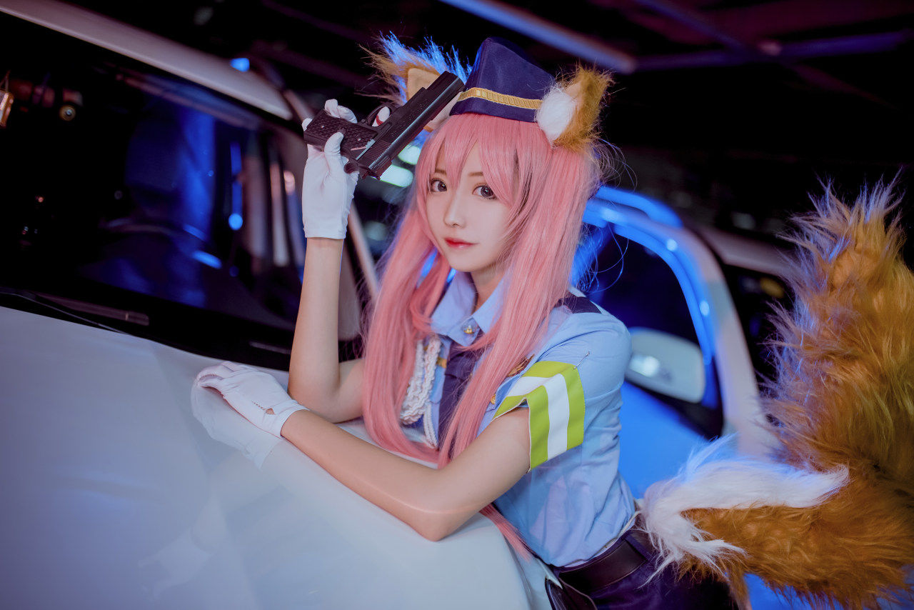 玉藻前女警cosplay