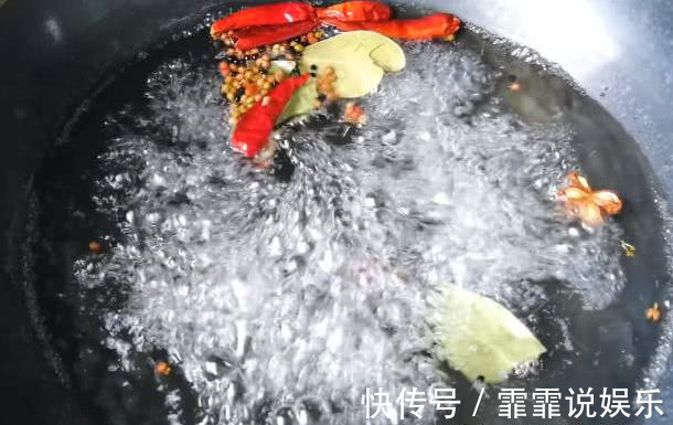 四川奶奶教你腌酸豆角,又酸又脆,1分钟学会,保证放一年都不坏