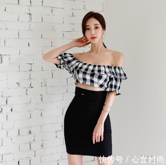 包臀裙|女神孙允珠高清时尚搭配:花束格纹层叠梦蕊黑白包臀裙