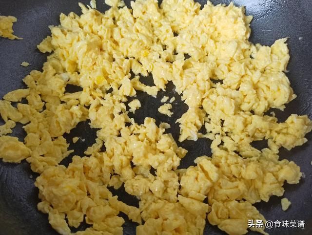 搅拌均匀|头伏到吃饺子，分享8种饺子馅的调法，有荤有素，鲜嫩营养又多汁