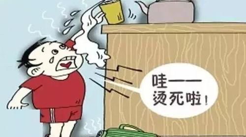 孩子|8岁儿子误把502胶水滴进眼睛里，聪明宝爸的这一举动，让医生叫好