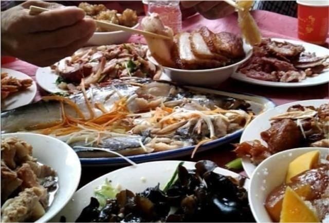 为何有人宁愿在农村吃300元的酒席,也不愿意吃酒店1000一桌的呢·