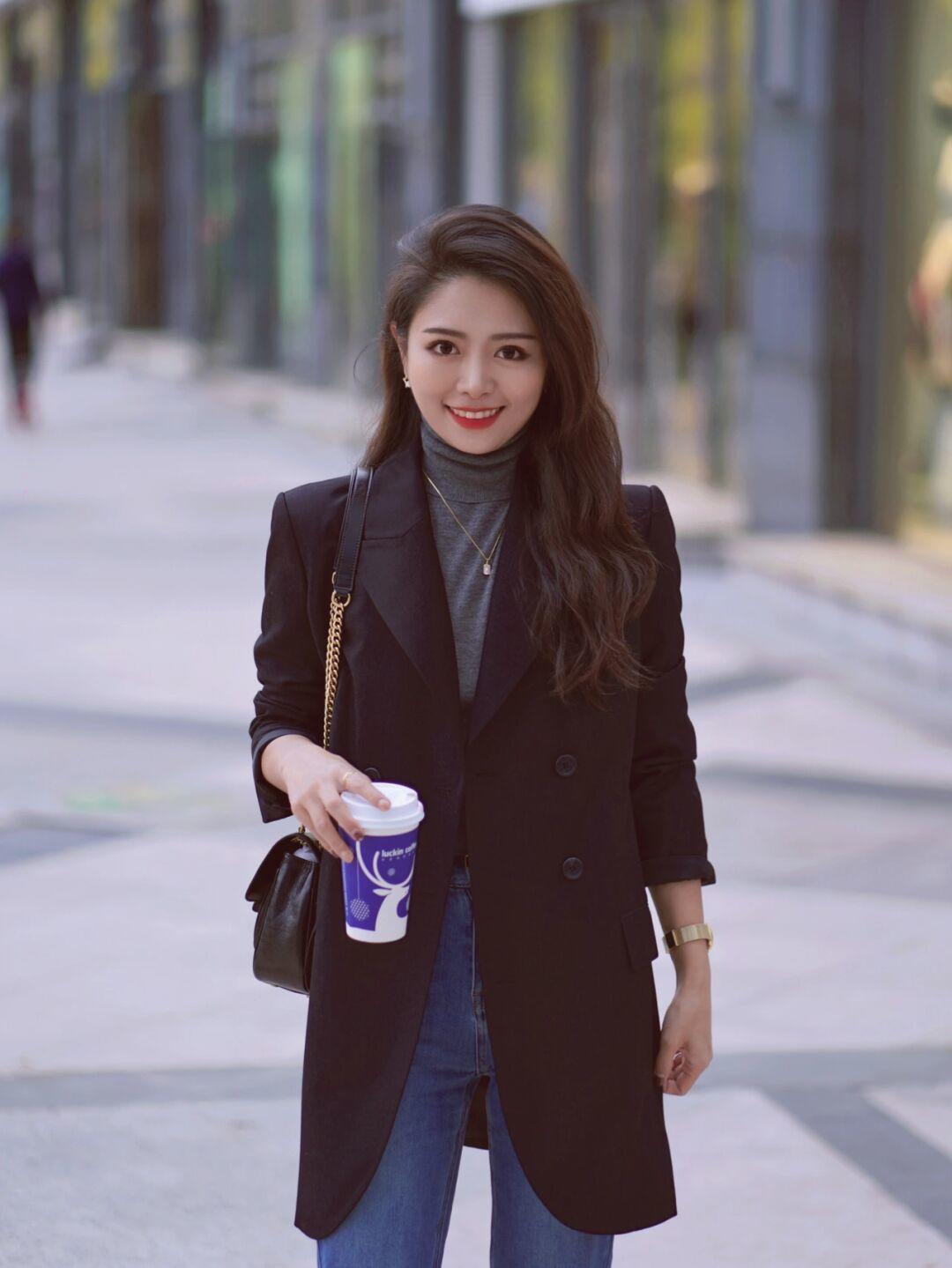 保暖|这个秋冬流行“西装叠穿”,让职场OL也能兼顾保暖与时尚,超好看