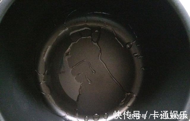 蛋糕|电饭煲蛋糕 起的非常高,材料只需4样 可香了松软好吃