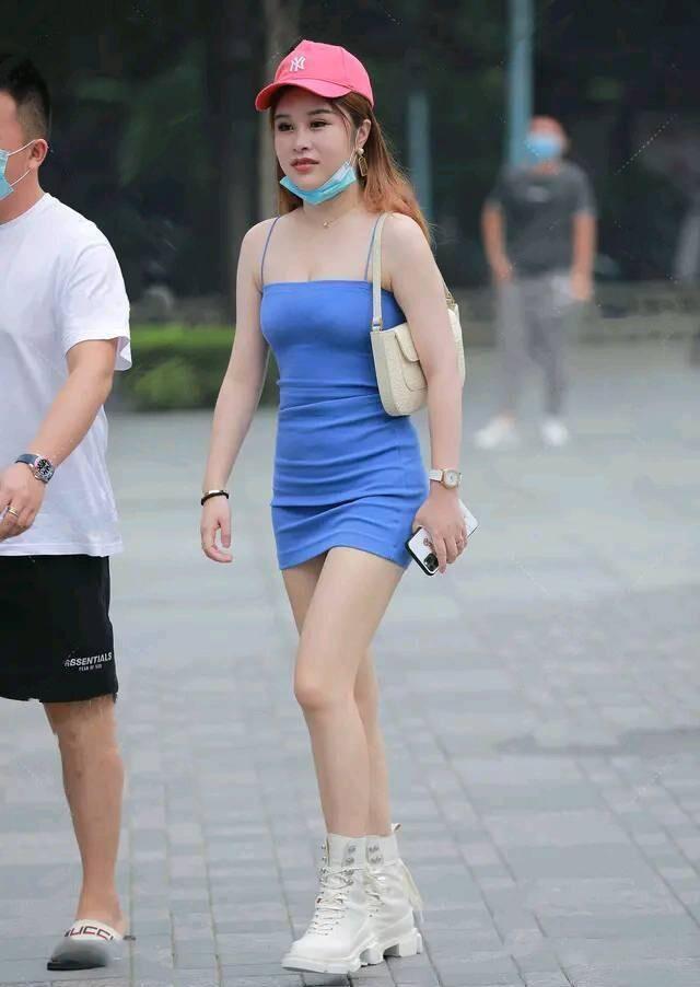 连衣裙|今夏火了一种新穿法, “连衣裙+马丁靴”, 时髦显高还不累脚!