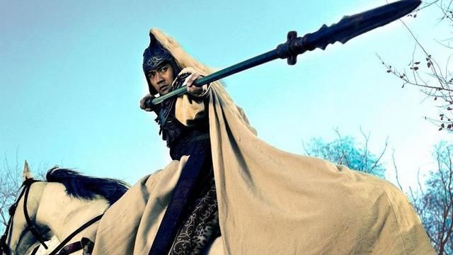 公孙瓒|赵云要走，为何公孙瓒也不挽留？一员顶级大将就这样成了刘备家的