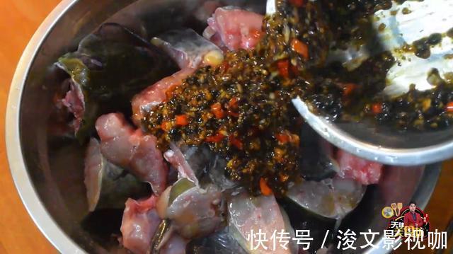 砂锅鲶鱼最好吃的做法，简单美味又下饭，看看你喜欢吃不