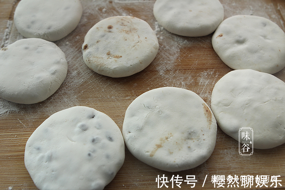 好吃|此早餐饼,我家三天两头就吃,不擀面不发面,比馒头油条好吃