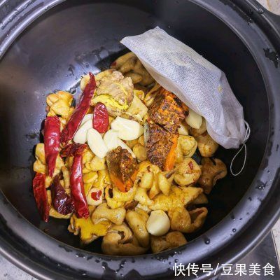 红烧肥肠|红烧肥肠比卖的还好吃，简单易做味道棒