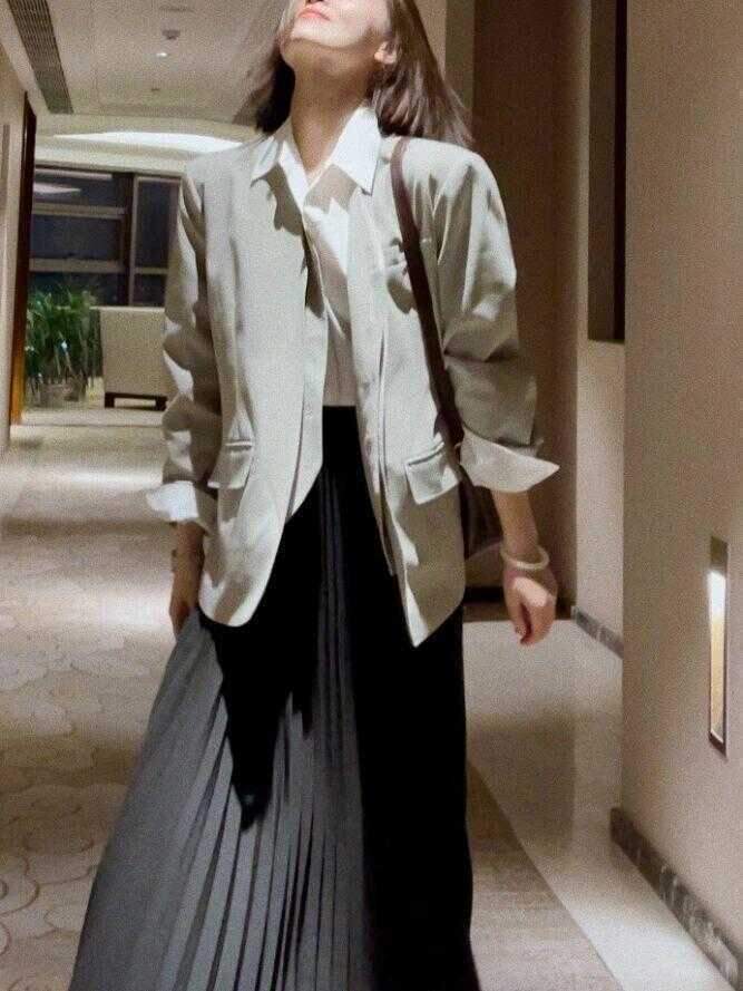 紧身 别再选常规款小香风了!今年流行羽绒内胆、摇粒绒的,谁穿谁美