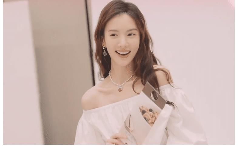 嘉宾|《完美的夏天2》官宣，金晨是唯一女嘉宾，拍海报待遇都不一样！