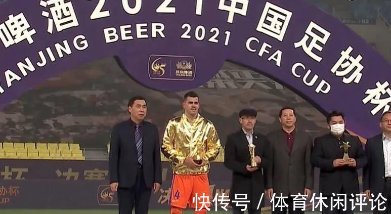 贾德松|贾德松,“真的紧”,一个赛季三个冠军一个MVP,2021赛季大赢家