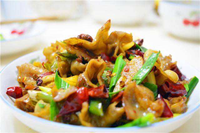 特别好吃的家常肉菜，不腻肉质软烂，很适合配米饭家宴必备