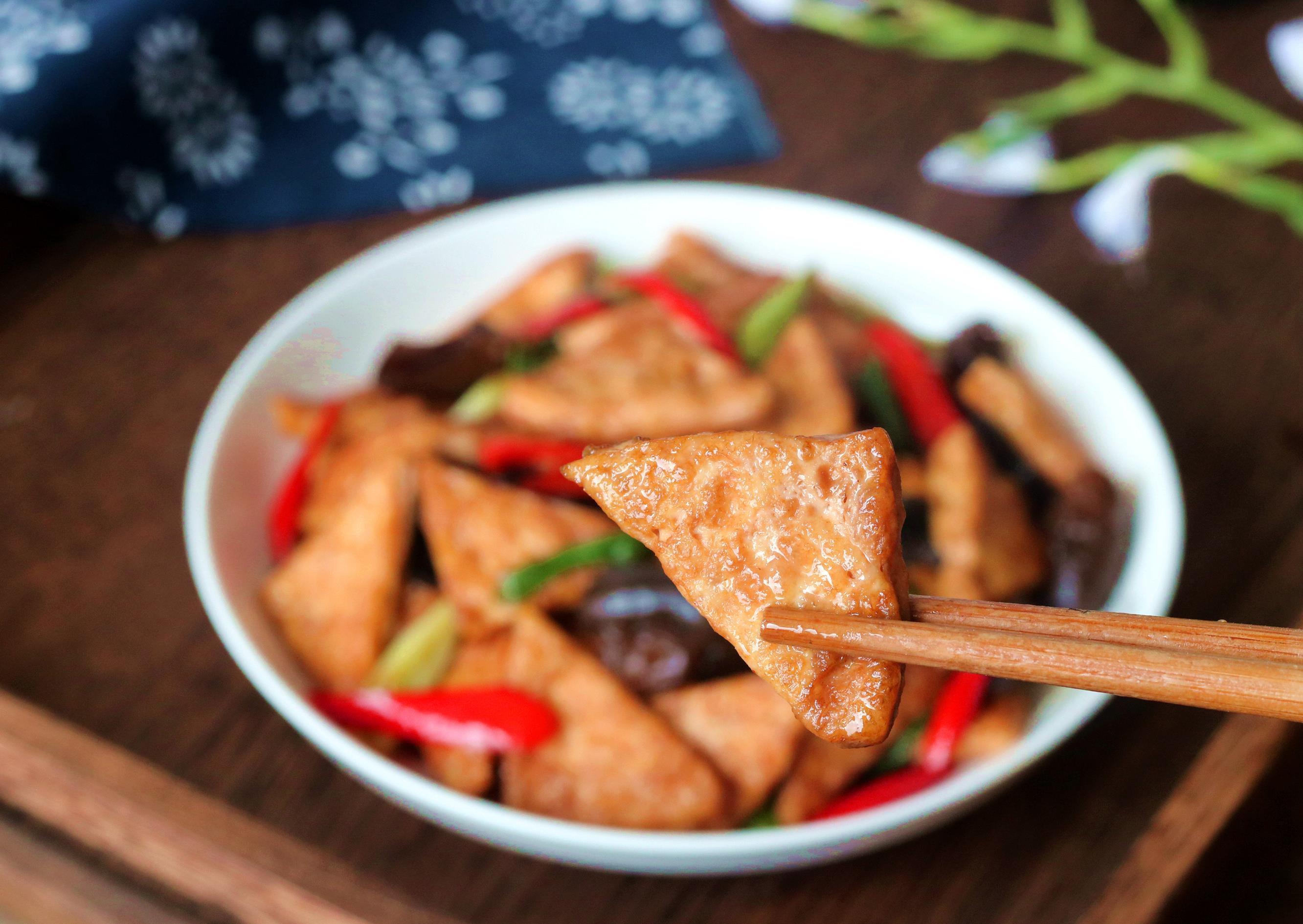 三角豆腐|煎豆腐有技巧，学会一个小动作，豆腐不碎不粘锅，营养又好吃