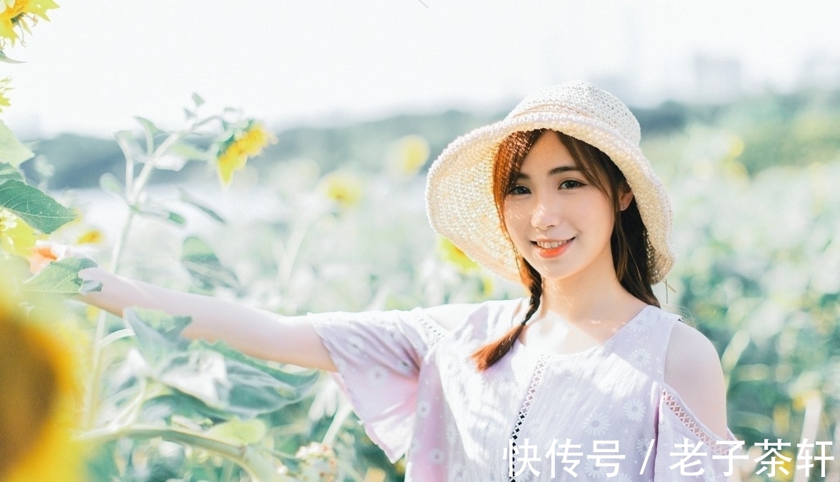 长发|向日葵地里的戴草帽长发美女