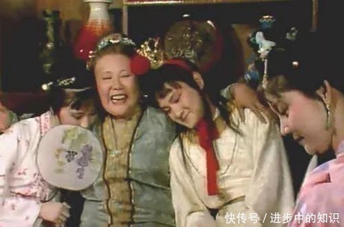 孙媳妇&贾母早已承认黛玉孙媳妇的身份,这个奇怪的称呼,让人纳罕