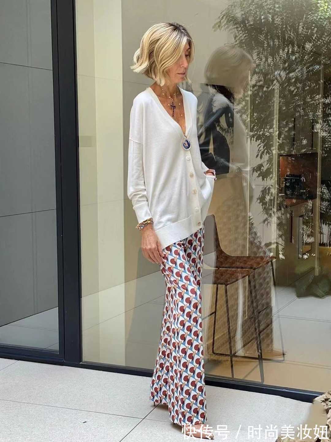 女性们 可以从30岁穿到60岁的搭配,简洁高级又洋气,照穿气质爆棚