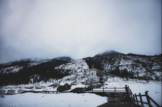 路见不平开卫士，闯川西，不费事（上）